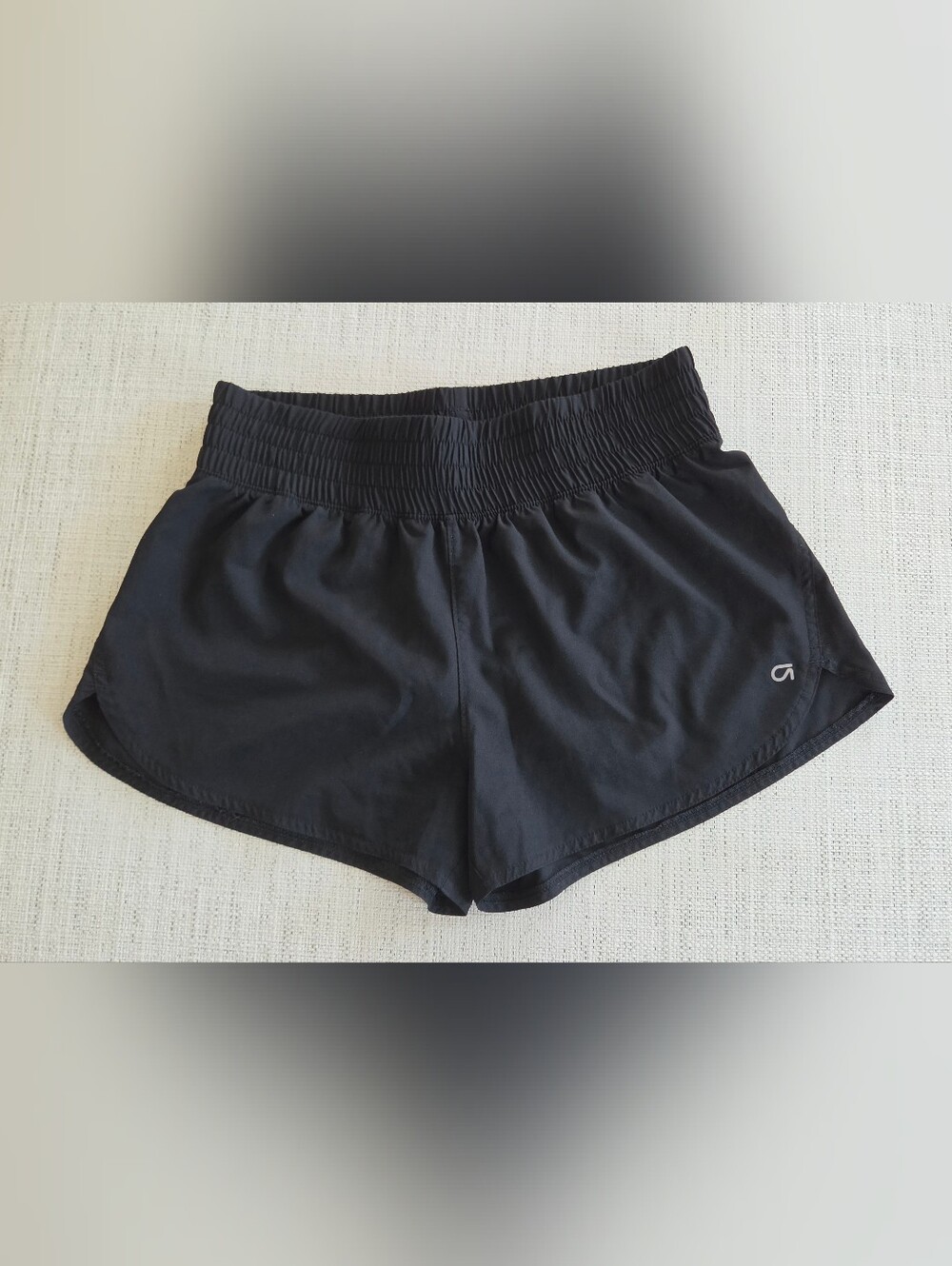 Women's GAP GapFit 3" Mid Rise Runaround Shorts Black Small